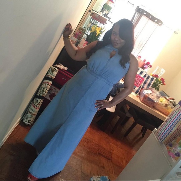 Meet your Posher, Nicole - Picture 1 of 1